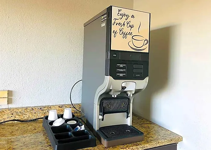6 Tulsa, Ok Airport Hotel 2*
